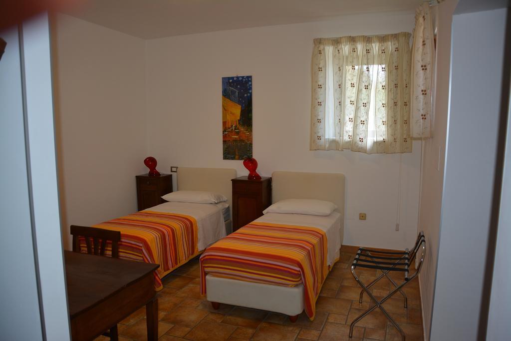 B&B La Casa Rossa Paola Szoba fotó