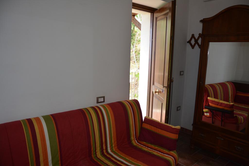 B&B La Casa Rossa Paola Szoba fotó