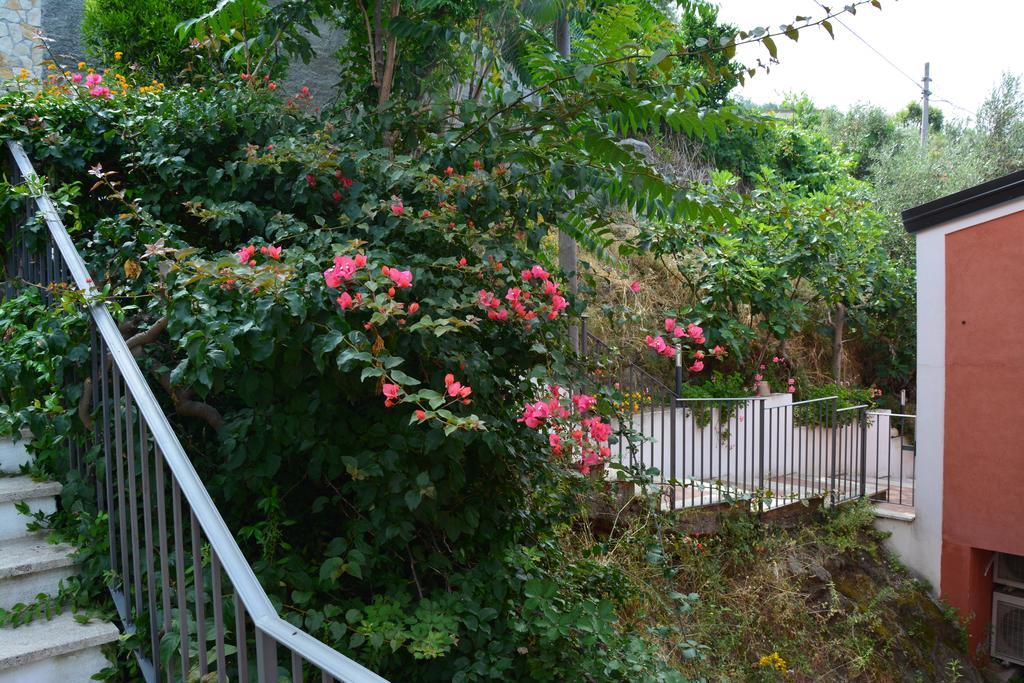 B&B La Casa Rossa Paola Kültér fotó