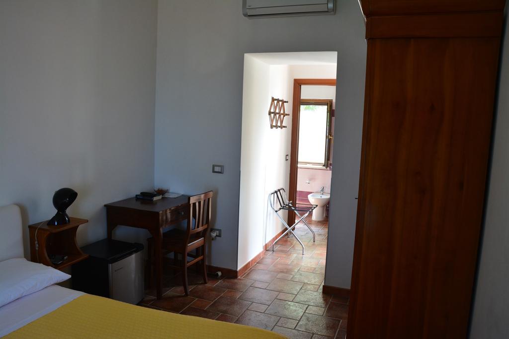 B&B La Casa Rossa Paola Szoba fotó