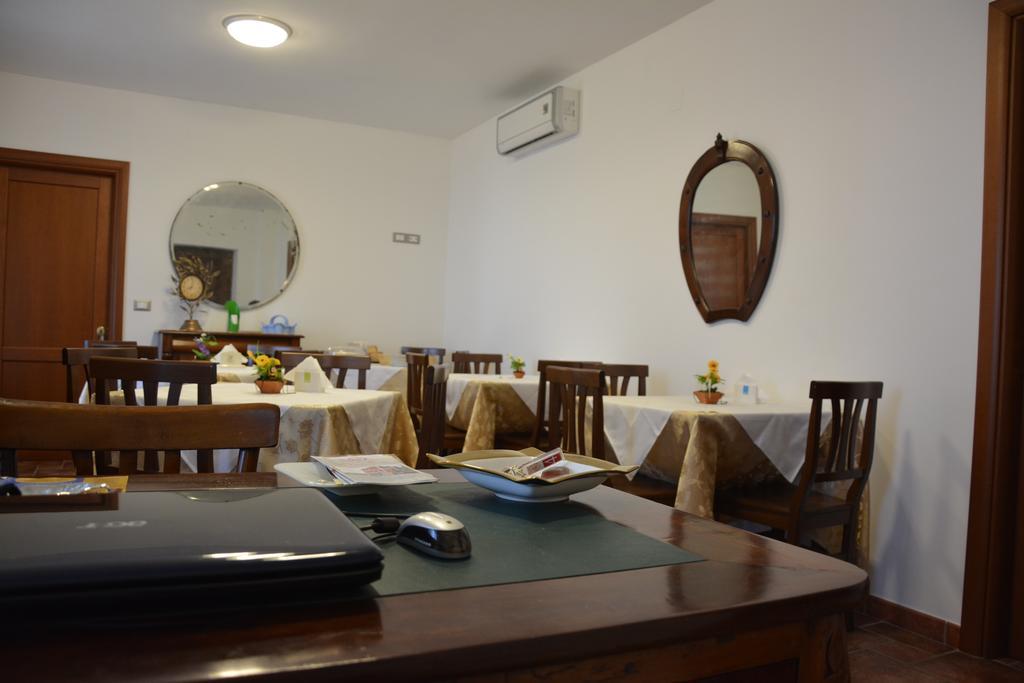 B&B La Casa Rossa Paola Kültér fotó