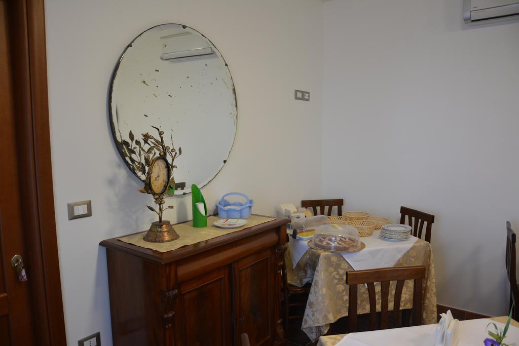 B&B La Casa Rossa Paola Kültér fotó